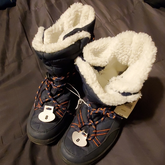 Snow boots - Picture 1 of 3